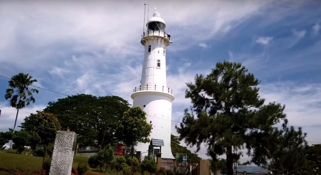 Lighthouse at Bukit Melawati, Kuala Selangor Bukit Melawati (Melawati Hill) Kuala Selangor