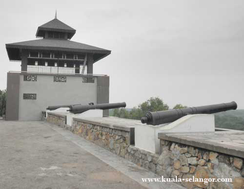 Cannons on Bukit Melawati (Melawati Hill) Kuala Selangor Cannons on Bukit Melawati (Melawati Hill) Kuala Selangor