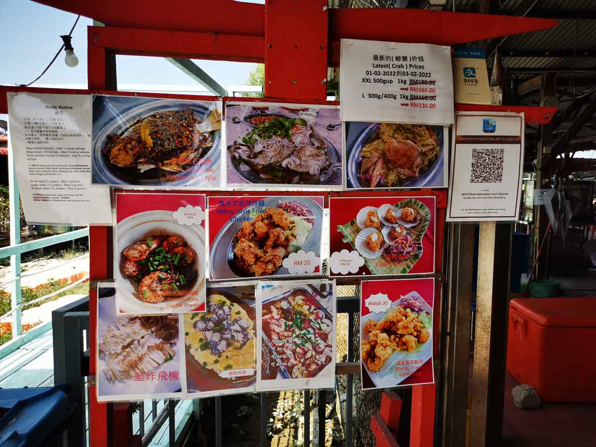 Restoran Makanan Luat Bagan / Bagan Seafood Restaurant 港尾海鲜楼 - Menu Board