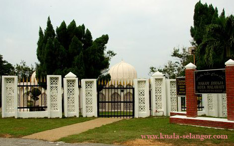 The Royal Mausoleum Bukit Melawati, Kuala Selangor. The Royal Mausoleum Bukit Melawati, Kuala Selangor.